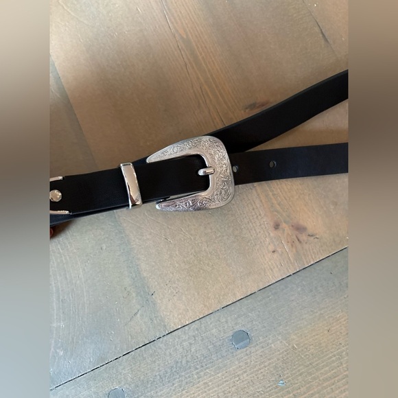 Western Double Buckle Black Leather Belt Size Small - Picture 3 of 5